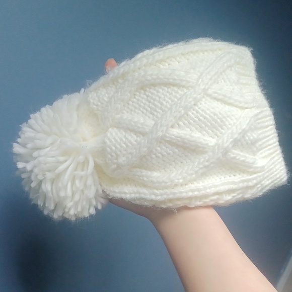 Hat and scarf - Picture 5 of 6